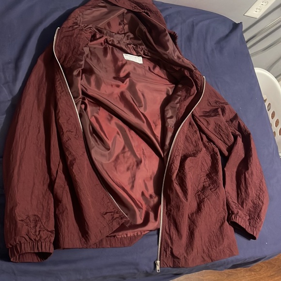 Hooded coach jacket in burgundy - Picture 2 of 3